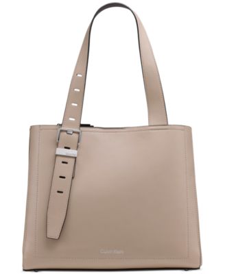 Calvin Klein - Lowen Adjustable Strap Classic Tote Bag
